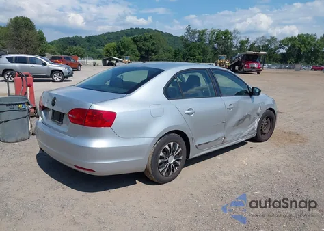 2014 Volkswagen Jetta 2.0L S z USA, uszkodzony, nr VIN 3VW2K7AJ6EM365397